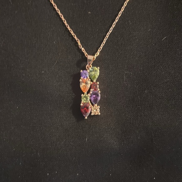 A beautiful multistone necklace with rose gold 14”chain and 2.5 inch extender - Picture 3 of 3